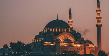 Istanbul: A Vibrant Mosaic at the Cultural Crossroads of the World